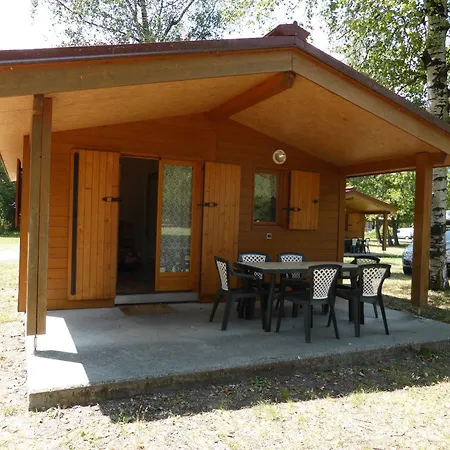 Camping L'ecureuil - Mont-blanc Village Hotel *