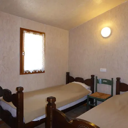 Camping L'ecureuil - Mont-blanc Village Hotel *