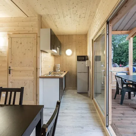 Hotel Camping L'ecureuil - Mont-blanc Village Domancy