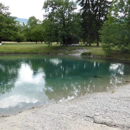 Camping L'ecureuil - Mont-blanc Village Hotel *