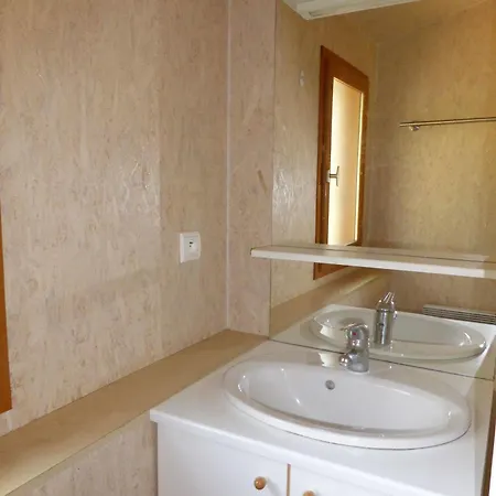 Camping L'ecureuil - Mont-blanc Village Hotel *